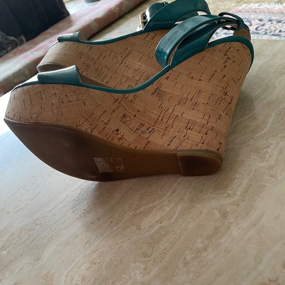 Aldo turquoise teal patent leather cork sandals, US 8.5, EUC - Picture 6 of 6